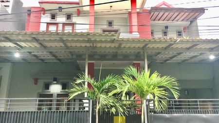 Dijual  Rumah 2 Lantai di Komplek Bukit Nusa Indah, Ciputat - Lokasi Strategis