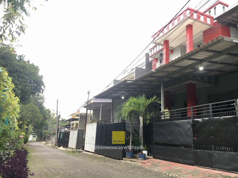 Dijual  Rumah 2 Lantai di Komplek Bukit Nusa Indah, Ciputat - Lokasi Strategis