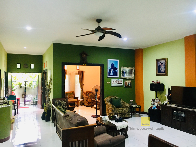 Dijual  Rumah 2 Lantai di Komplek Bukit Nusa Indah, Ciputat - Lokasi Strategis