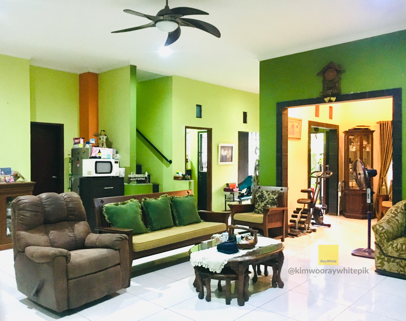 Dijual  Rumah 2 Lantai di Komplek Bukit Nusa Indah, Ciputat - Lokasi Strategis