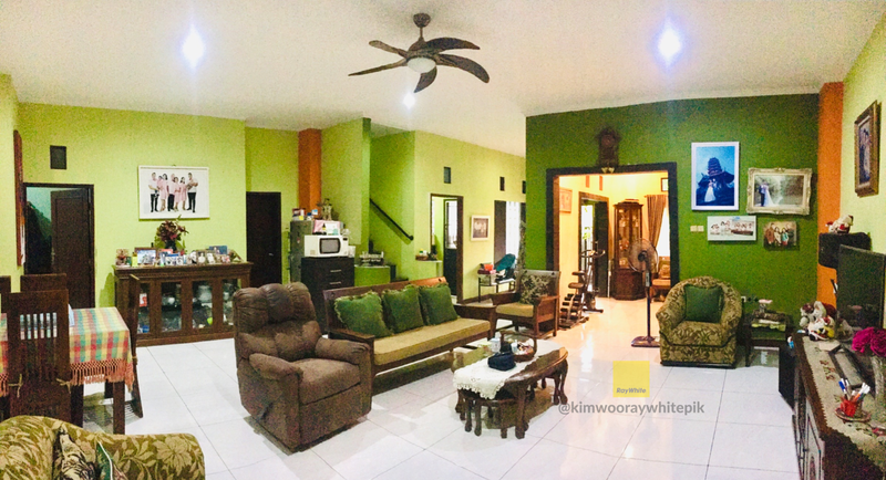 Dijual  Rumah 2 Lantai di Komplek Bukit Nusa Indah, Ciputat - Lokasi Strategis