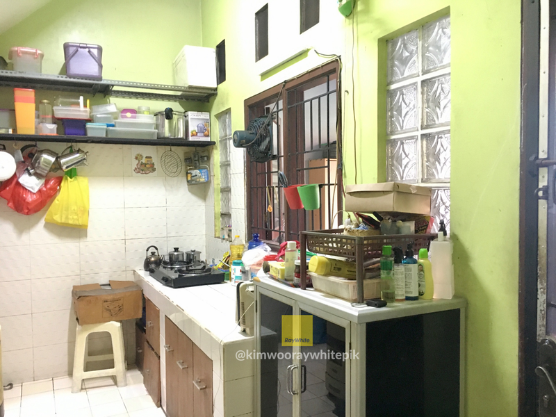 Dijual  Rumah 2 Lantai di Komplek Bukit Nusa Indah, Ciputat - Lokasi Strategis