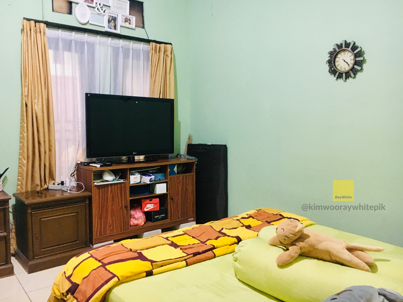 Dijual  Rumah 2 Lantai di Komplek Bukit Nusa Indah, Ciputat - Lokasi Strategis