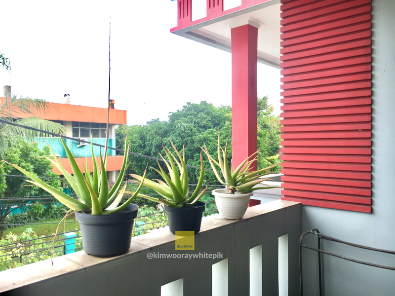 Dijual  Rumah 2 Lantai di Komplek Bukit Nusa Indah, Ciputat - Lokasi Strategis