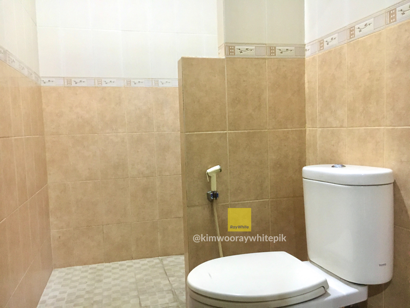 Dijual  Rumah 2 Lantai di Komplek Bukit Nusa Indah, Ciputat - Lokasi Strategis