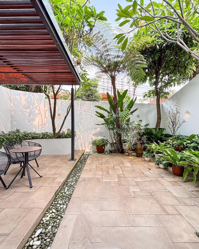 Dijual Cepat! Rumah Modern 3 Lantai SHM di Jakarta Selatan, Fasilitas Lengkap