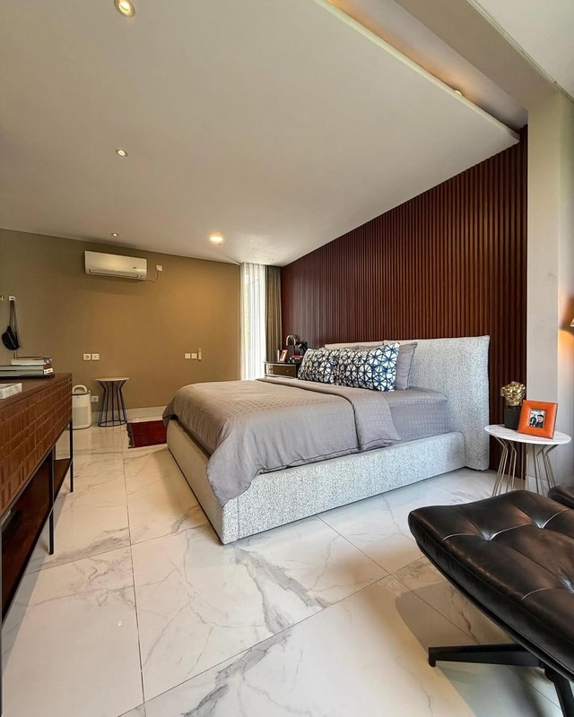 Dijual Cepat! Rumah Modern 3 Lantai SHM di Jakarta Selatan, Fasilitas Lengkap