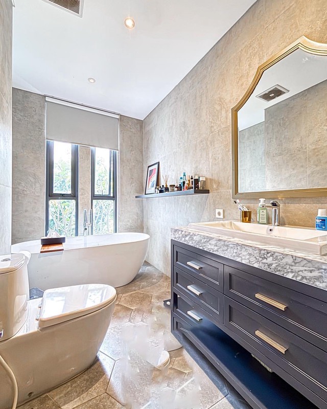 Dijual Cepat! Rumah Modern 3 Lantai SHM di Jakarta Selatan, Fasilitas Lengkap