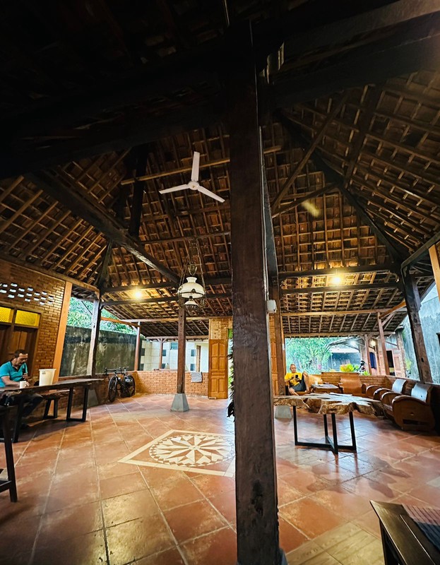 Rumah Halaman Luas Bergaya Joglo Jawa di Banjarnegoro, Magelang 