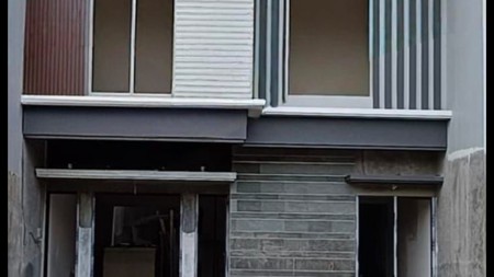Dijual Rumah Baru Modern 2 Lantai Surabaya Timur SPESIAL Row Jalan KEMBAR - Row LEBAR 3 Mobil