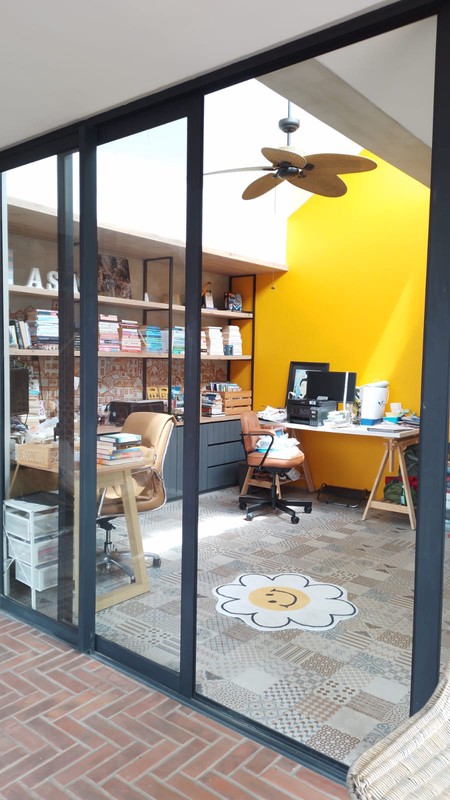 Rumah Mewah 3 Lantai Lebak Bulus + Kolam Renang Pribadi | Semi Furnished, Lokasi Super Strategis!