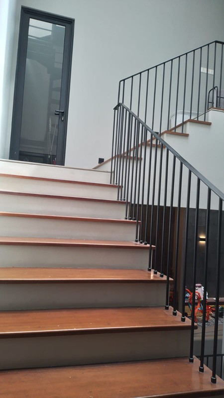 Rumah Mewah 3 Lantai Lebak Bulus + Kolam Renang Pribadi | Semi Furnished, Lokasi Super Strategis!