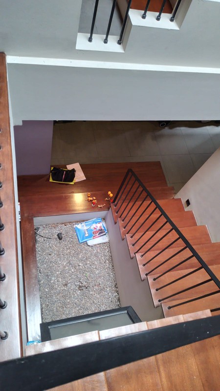 Rumah Mewah 3 Lantai Lebak Bulus + Kolam Renang Pribadi | Semi Furnished, Lokasi Super Strategis!