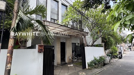 Rumah Siap Huni Lingkungan Tenang Area Tebet Barat Dalam