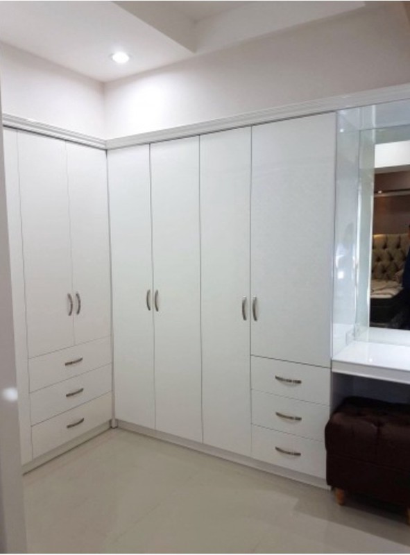 Disewakan Apartemen Tanglin Pakuwon Mall Tipe 1 Bedroom JUMBO 60 m2 Full Furnished Plus Mesin Cuci , Walk in Closet - Lantai 12 Best View Kota - Special Balkony ada 2