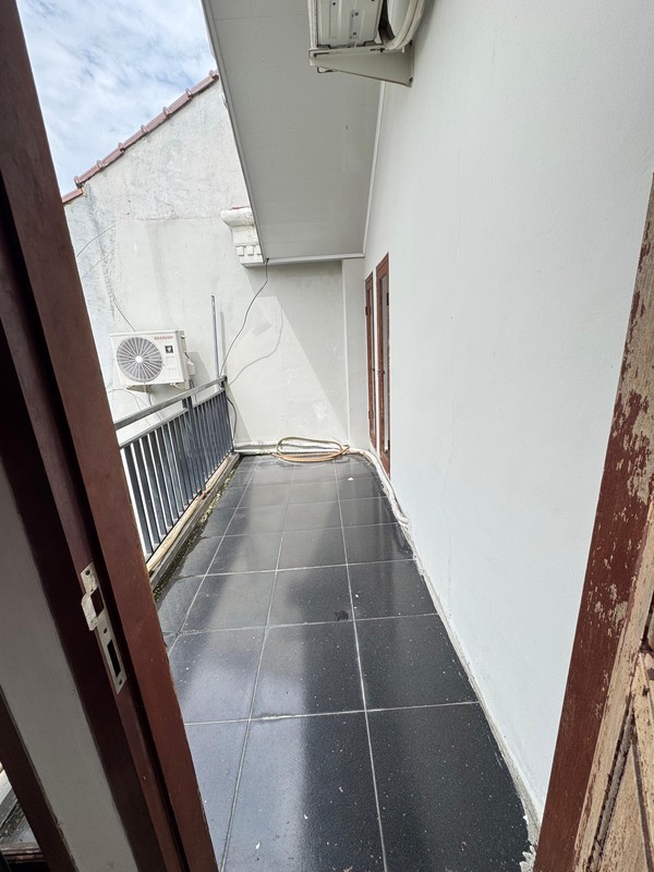 Rumah 2 Lantai Pondok Aren - Siap Huni, Lokasi Strategis, SHM & Harga Nego!