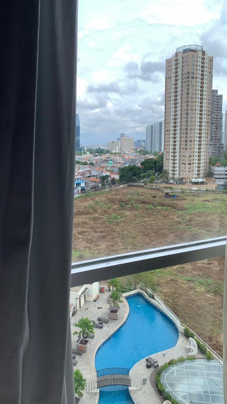 Apartemen Studio View Kolam Renang Jakarta Selatan - Strategis, Nyaman & Harga Nego!