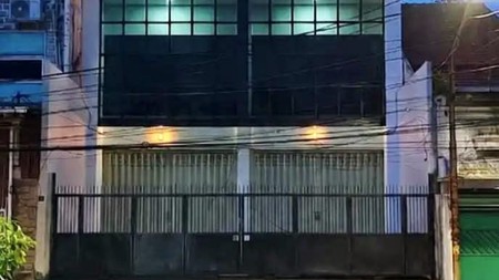 DISEWAKAN RUKO 3 LANTAI BARU GRESS JEJER 2 JALAN RAYA DARMO BARU BARAT SURABAYA