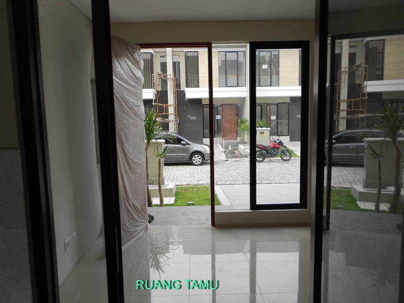 DISEWAKAN CEPAT RUMAH 2 LANTAI NORTHWEST LAKE CITRALAND SURABAYA