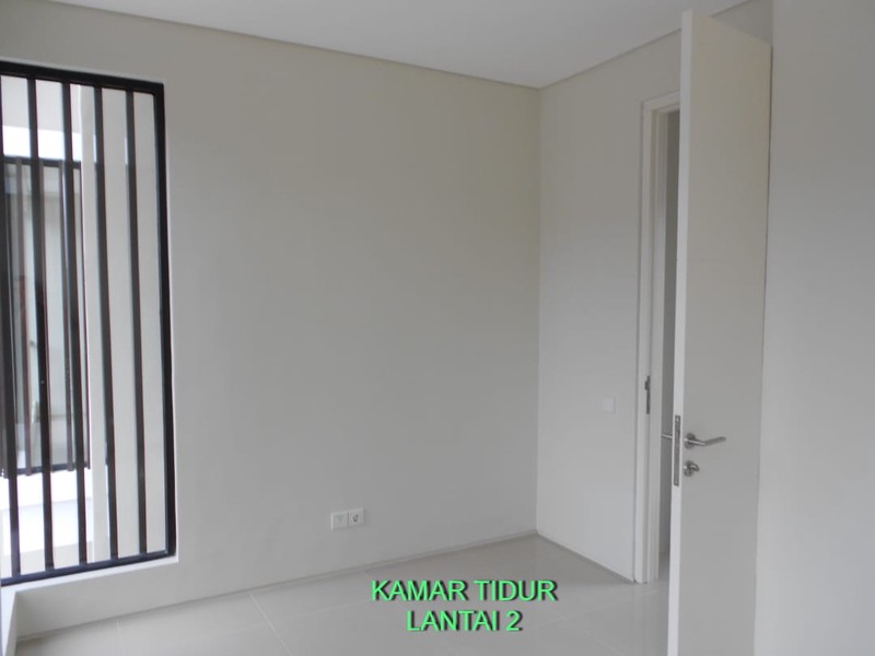 DISEWAKAN CEPAT RUMAH 2 LANTAI NORTHWEST LAKE CITRALAND SURABAYA