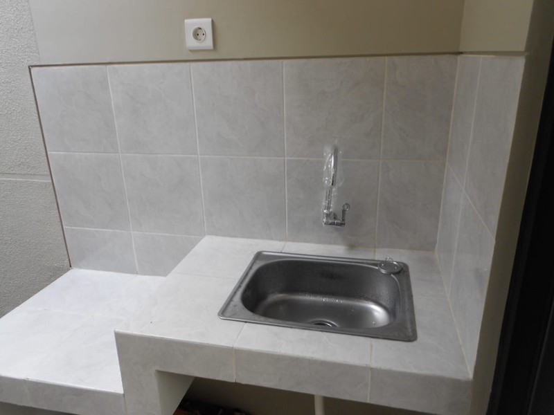 DISEWAKAN CEPAT RUMAH 2 LANTAI NORTHWEST LAKE CITRALAND SURABAYA