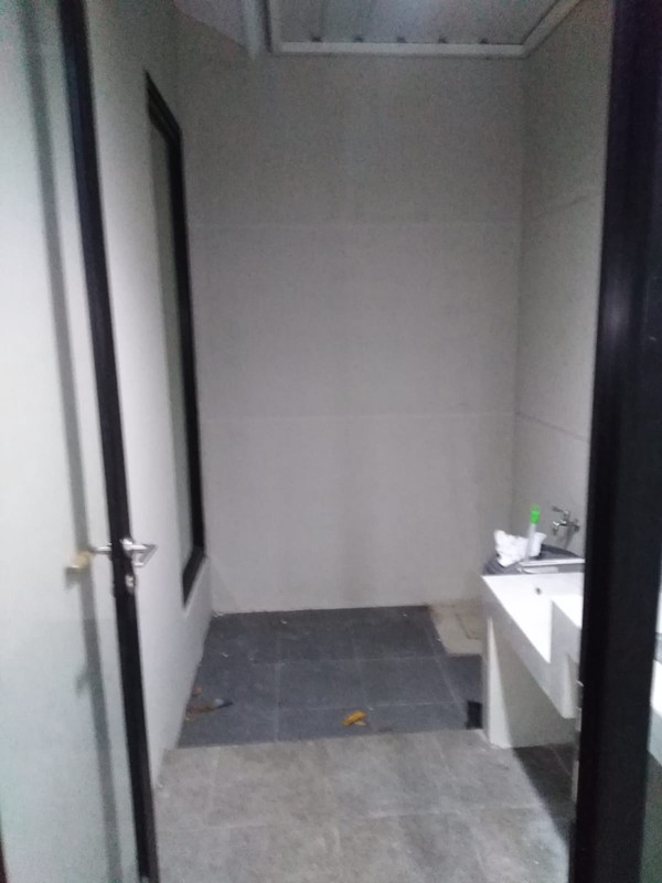 DISEWAKAN CEPAT RUMAH 2 LANTAI NORTHWEST LAKE CITRALAND SURABAYA