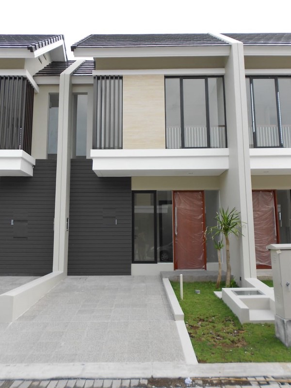 DISEWAKAN CEPAT RUMAH 2 LANTAI NORTHWEST LAKE CITRALAND SURABAYA