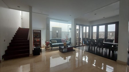 Dijual Rumah 3 Lantai Lokasi Strategis Di Cilandak Dalam, Jakarta Selatan