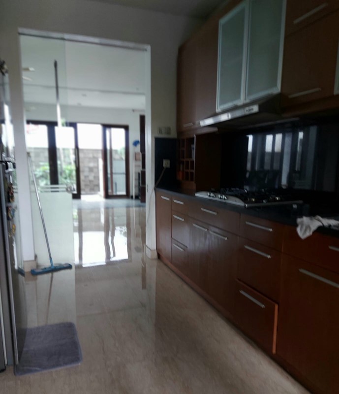 Dijual Rumah 3 Lantai Lokasi Strategis Di Cilandak Dalam, Jakarta Selatan