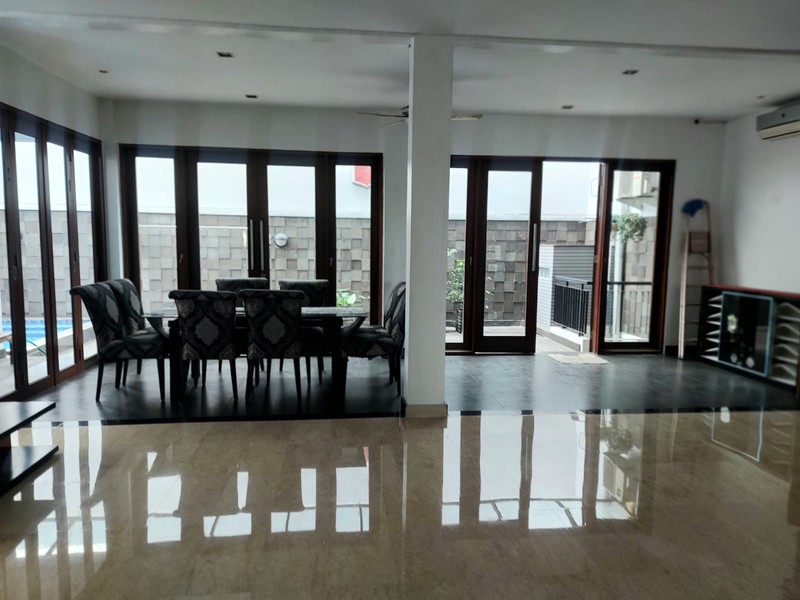 Dijual Rumah 3 Lantai Lokasi Strategis Di Cilandak Dalam, Jakarta Selatan
