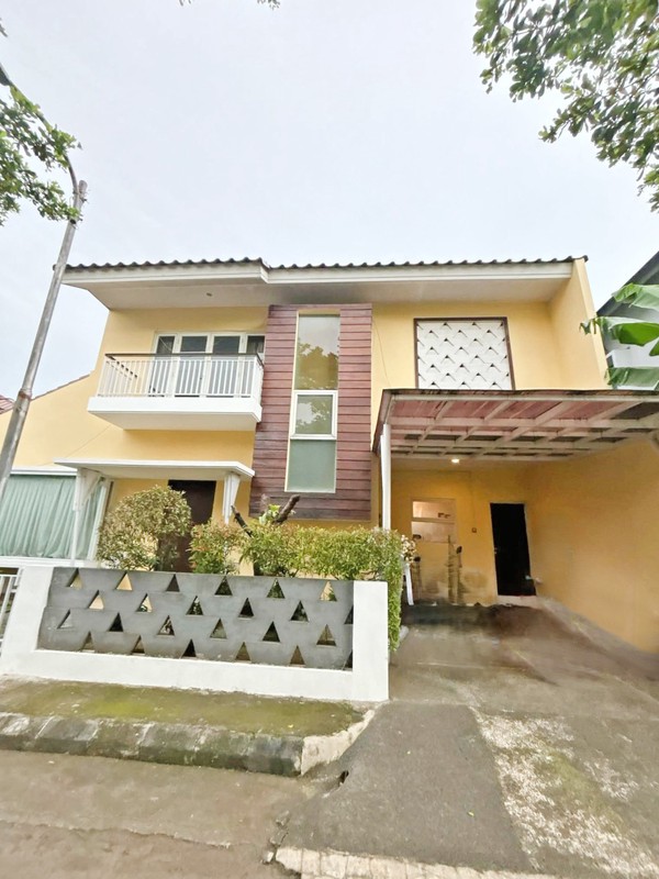 Rumah 2 Lantai Hook di New Grand Cireundeu, Tangsel - Luas & Nyaman