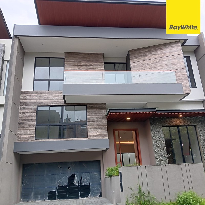 Dijual Rumah Mewah di Pakuwon Indah Lisbon Surabaya