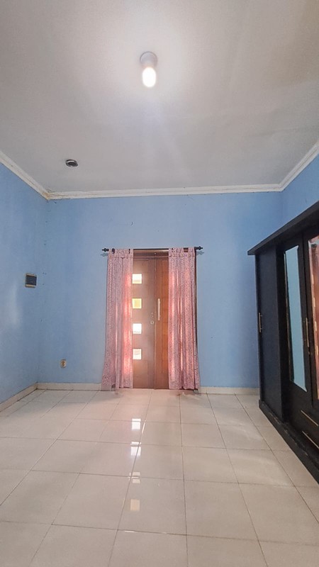 Rumah 2 Lantai Ciputat - 3 KT, Taman Depan Belakang, SHM, Lokasi Strategis, Harga Nego!