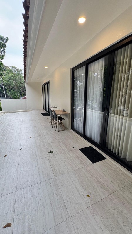 Dijual Rumah Posisi Hoek Halaman Dan Balkon Luas Lokasi Strategis Di Jl. Kerinci Raya, Kebayoran Baru, Jakarta Selatan