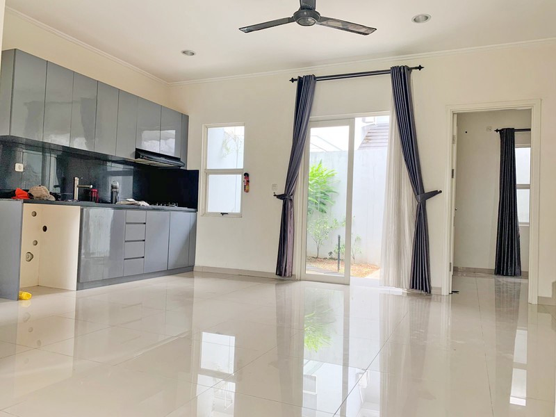 Rumah Modern di Cluster Bahana Suvarna Sutera - Hunian Nyaman & Strategis