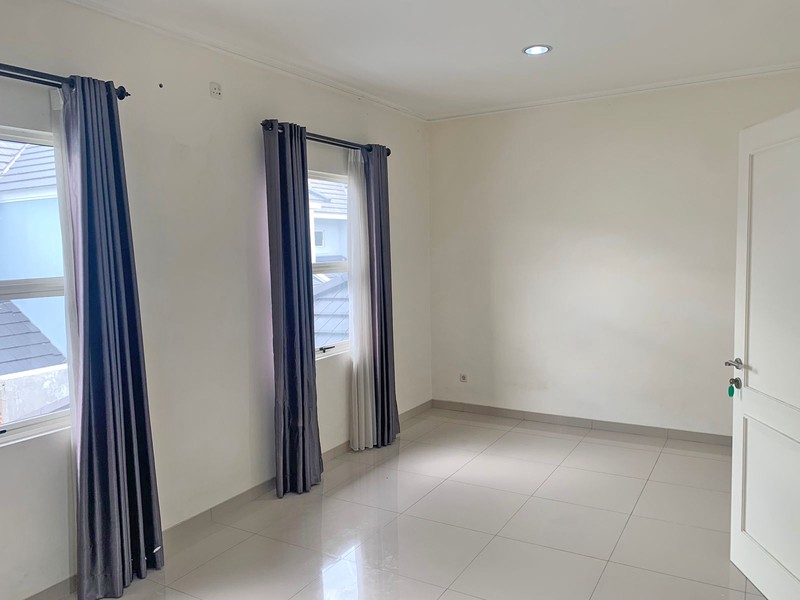 Rumah Modern di Cluster Bahana Suvarna Sutera - Hunian Nyaman & Strategis