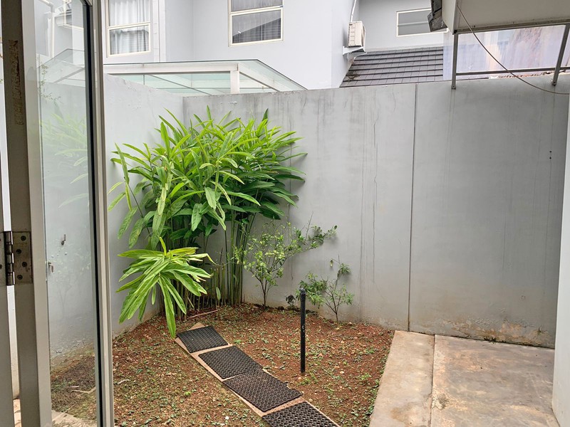 Rumah Modern di Cluster Bahana Suvarna Sutera - Hunian Nyaman & Strategis