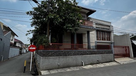 Dijual Rumah Besar 2 Lantai Ciputat - LT 217 m², Dekat Kampus & Kuliner, SHM, Harga Nego!