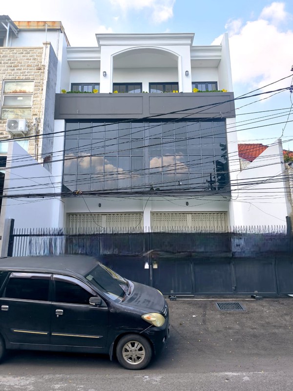 Disewakan 2 Unit Jejer Ruko Baru 3 Lantai Surabaya Barat di Jalan Raya Darmo Baru Barat - Sukomanunggal -Dekat Hr Muhammad, Madame Chang Darmo Permai Timur ,Akses Tol Satelit