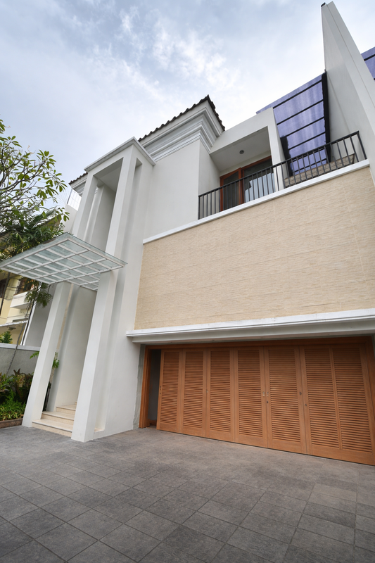 Rumah Asri Disewa di Cipete - Luas, Nyaman, Lokasi Strategis Jakarta Selatan