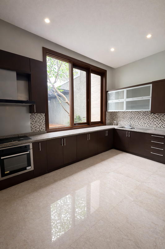 Rumah Asri Disewa di Cipete - Luas, Nyaman, Lokasi Strategis Jakarta Selatan