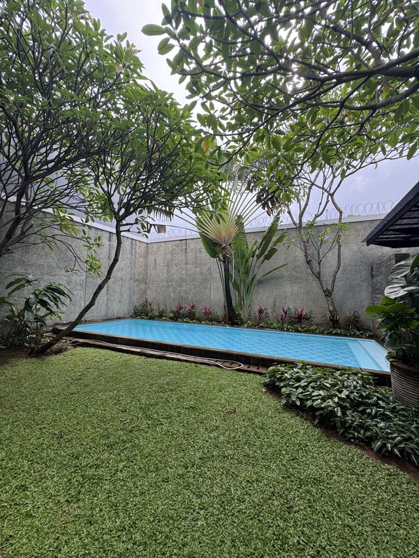 Rumah Asri Disewa di Cipete - Luas, Nyaman, Lokasi Strategis Jakarta Selatan