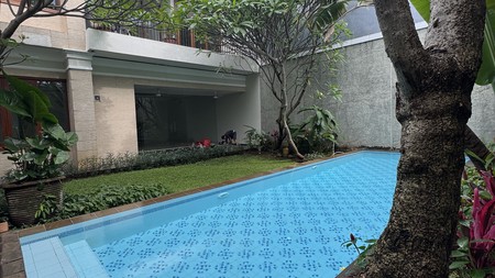 Rumah Asri Disewa di Cipete - Luas, Nyaman, Lokasi Strategis Jakarta Selatan