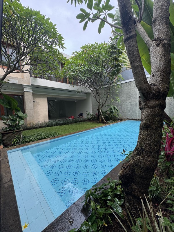 Rumah Asri Disewa di Cipete - Luas, Nyaman, Lokasi Strategis Jakarta Selatan