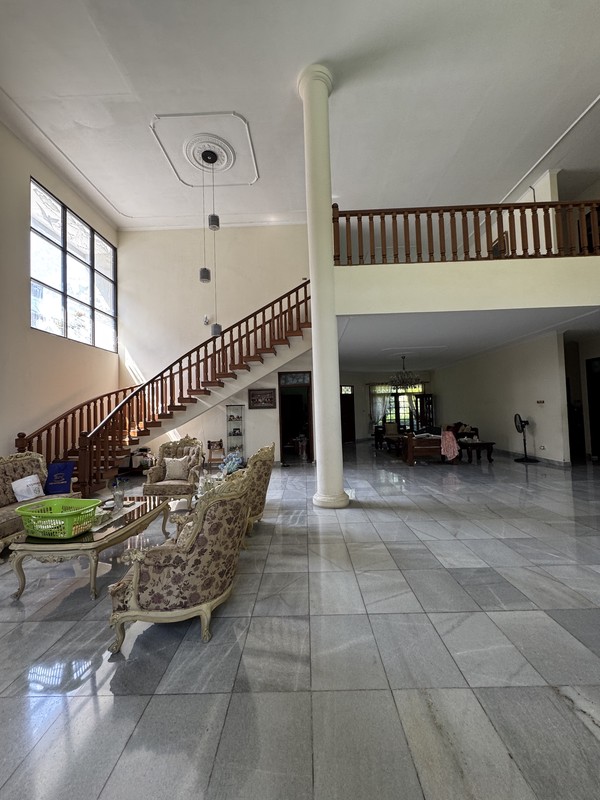 Rumah Mewah Dijual di Pejaten Barat - Tanah 1.104 m², Kolam Renang & Taman Luas | Private Luxury Living