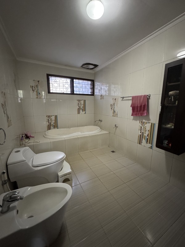 Rumah Mewah Dijual di Pejaten Barat - Tanah 1.104 m², Kolam Renang & Taman Luas | Private Luxury Living