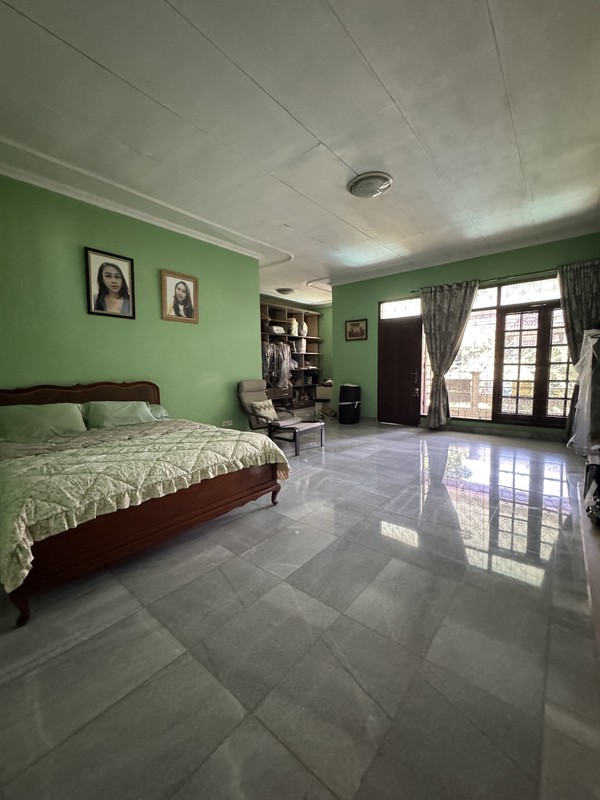 Rumah Mewah Dijual di Pejaten Barat - Tanah 1.104 m², Kolam Renang & Taman Luas | Private Luxury Living