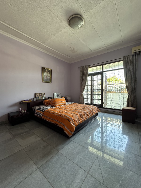 Rumah Mewah Dijual di Pejaten Barat - Tanah 1.104 m², Kolam Renang & Taman Luas | Private Luxury Living