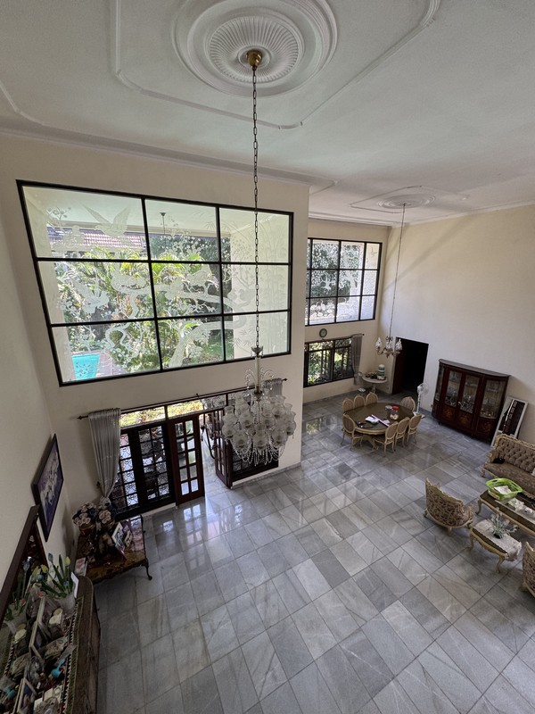 Rumah Mewah Dijual di Pejaten Barat - Tanah 1.104 m², Kolam Renang & Taman Luas | Private Luxury Living