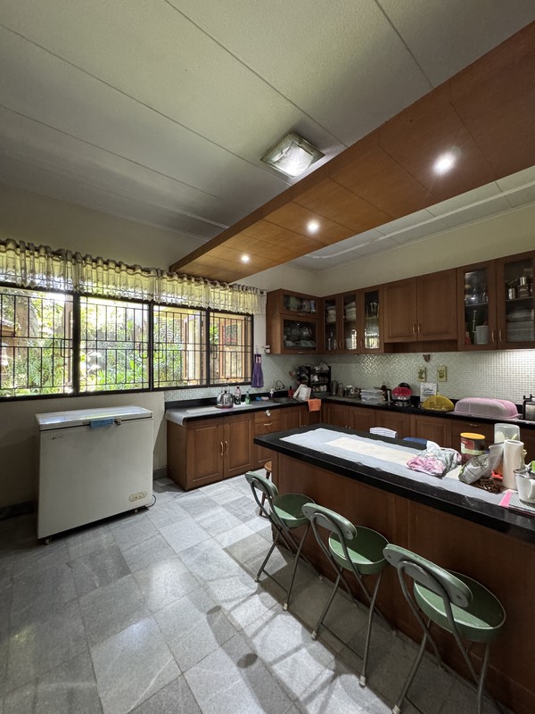 Rumah Mewah Dijual di Pejaten Barat - Tanah 1.104 m², Kolam Renang & Taman Luas | Private Luxury Living